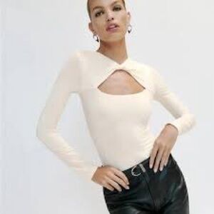 Abercrombie & Fitch 90’s Y2K Keyhole Top Women Size M Heart shape White Fitted